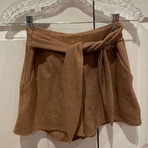 Suede shorts with belt
